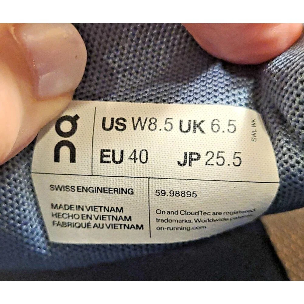 On Cloud 5 Womens Running Shoes Light Blue 59.98895 US 8.5 Low Top Sneakers